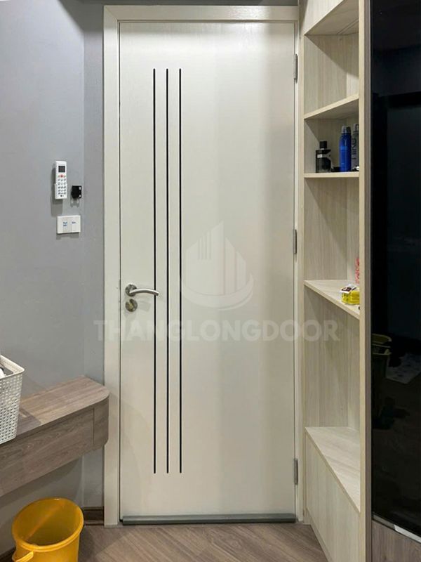 cửa nhựa composite màu trắng chỉ nhôm